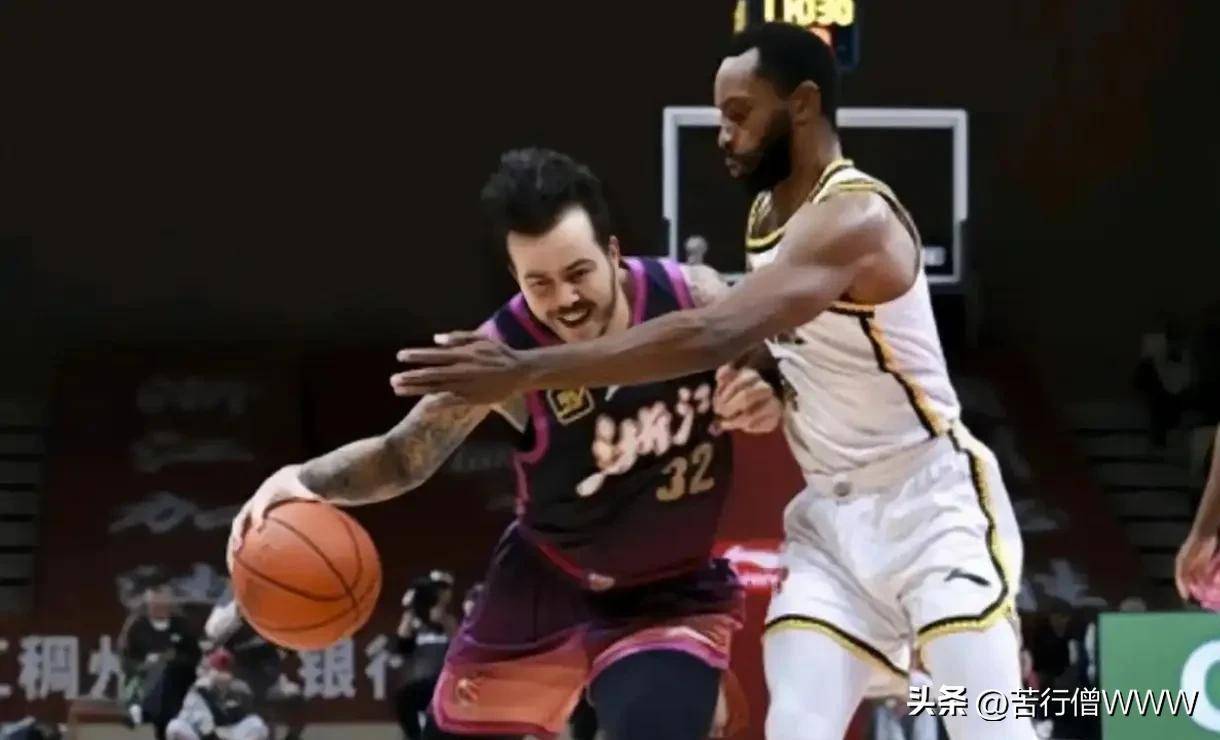 辽宁男篮CBA击败浙江广厦赵继伟三分得手的简单介绍